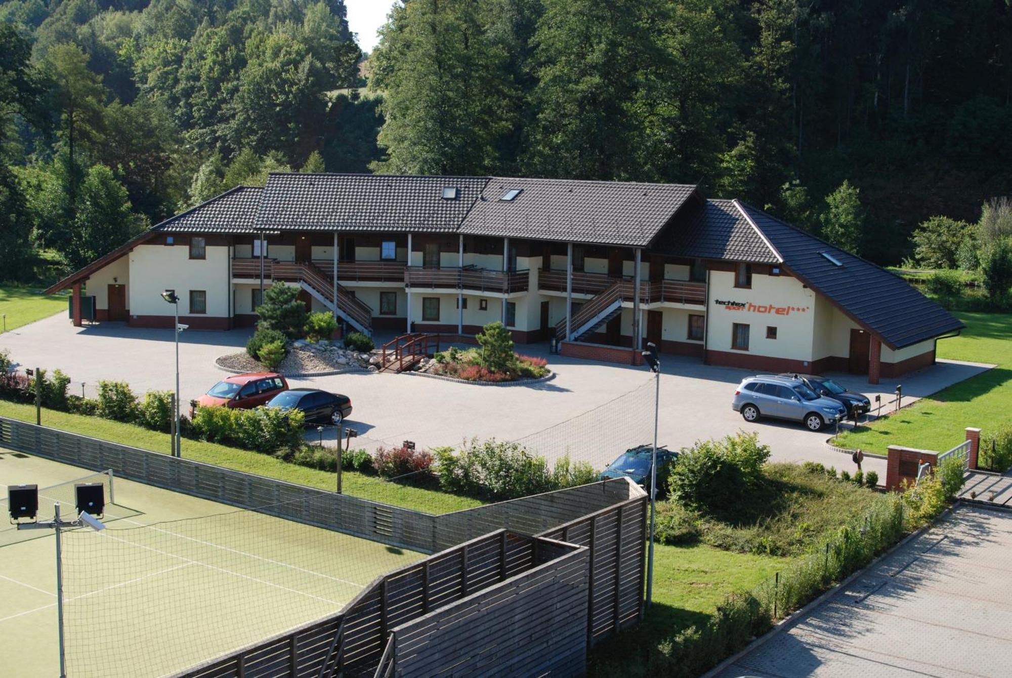 Tx Hotel Hostinné Extérieur photo