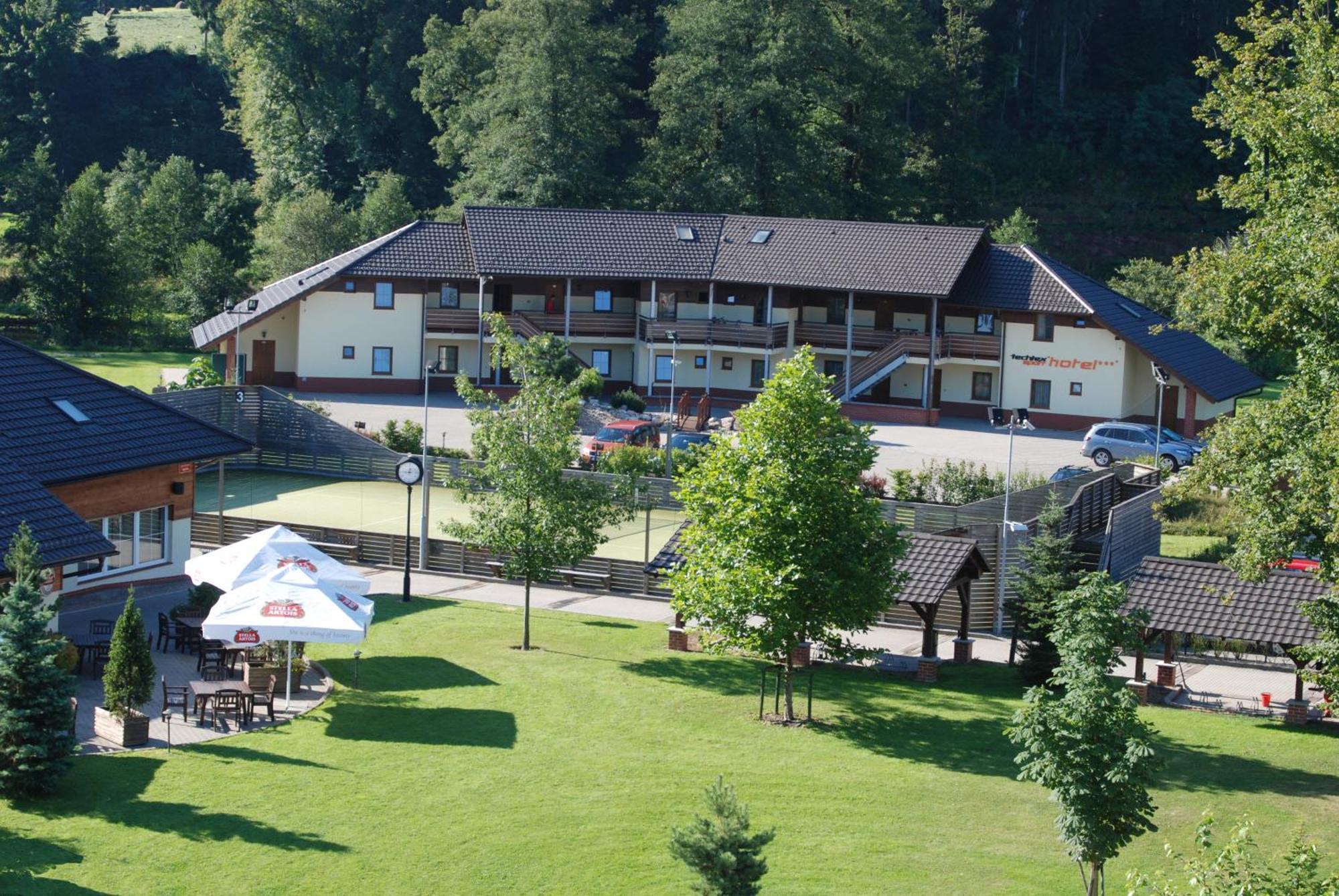 Tx Hotel Hostinné Extérieur photo