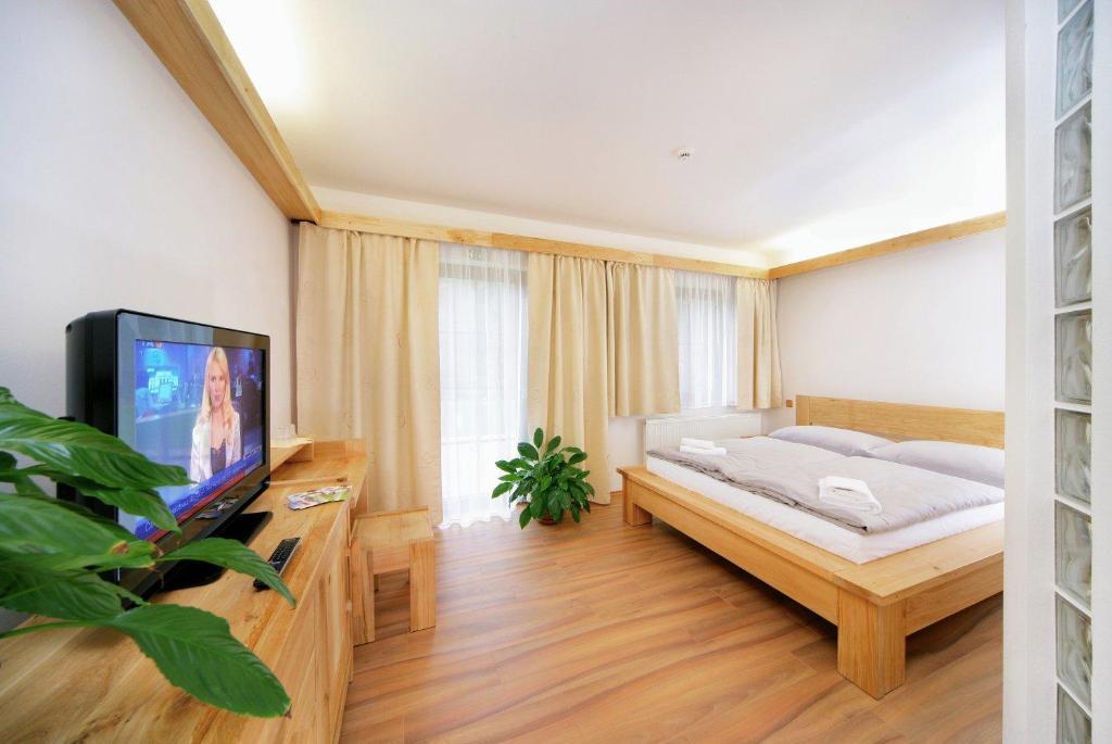 Tx Hotel Hostinné Extérieur photo